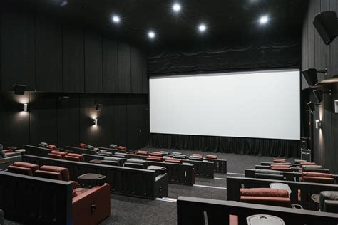 DIRECTORS CLUB .